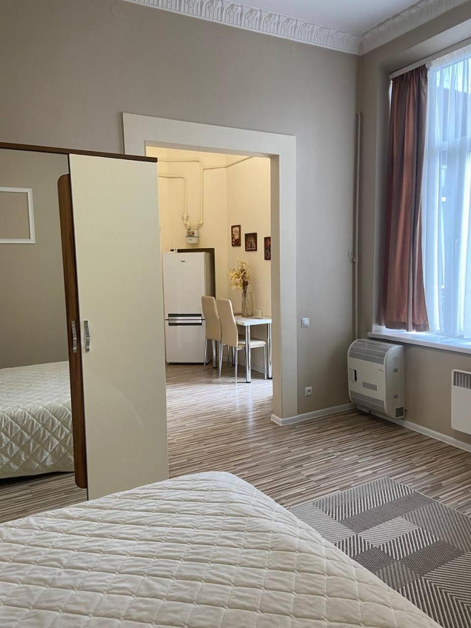 Bright Apartment In The Very Centre Lviv Exterior photo